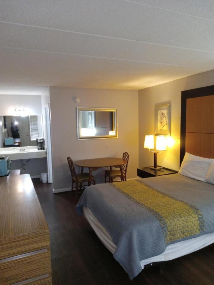 ווינצ'סטר Apm Inn And Suites מראה חיצוני תמונה